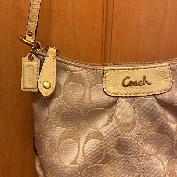 COACH Ashley Signature Sateen Swingpack 46873 - Picture 6 of 7